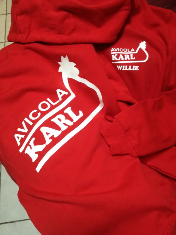 Polerones rojos de Avícola Karl